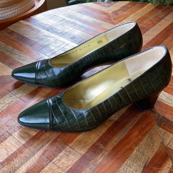 Vintage Bruno Magli Green Crocodile Embossed Pumps - Picture 1 of 8